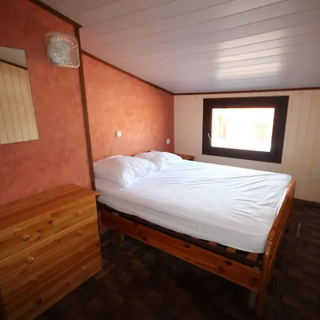 Les Tamaris Residence: Climatisée With Veranda And Wifi