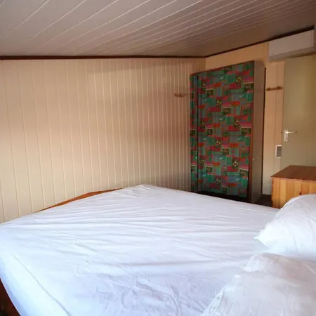 Climatisee, 4 Couchages, 2 Chambres, Veranda, Les Tamaris, Acces Payant Pour Les Piscines, Wifi, Lrtaml9 Portiragnes