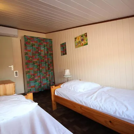 Les Tamaris Residence: Climatisée With Veranda And Wifi Villa