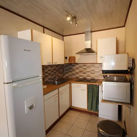 Climatisee, 4 Couchages, 2 Chambres, Veranda, Les Tamaris, Acces Payant Pour Les Piscines, Wifi, Lrtaml9 * Portiragnes