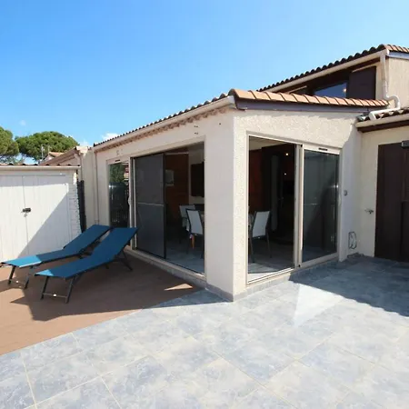 Les Tamaris Residence: Climatisée With Veranda And Wifi Villa