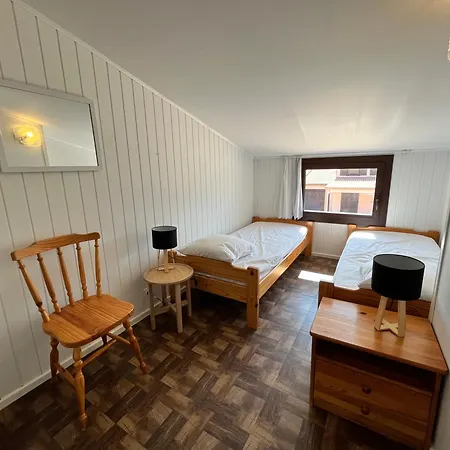 Climatisee, 4 Couchages, 2 Chambres, Veranda, Les Tamaris, Acces Payant Pour Les Piscines, Wifi, Lrtaml9 * Portiragnes