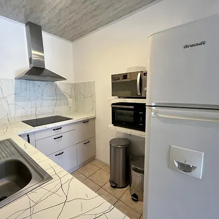 Climatisee, 4 Couchages, 2 Chambres, Veranda, Les Tamaris, Acces Payant Pour Les Piscines, Wifi, Lrtaml9 *